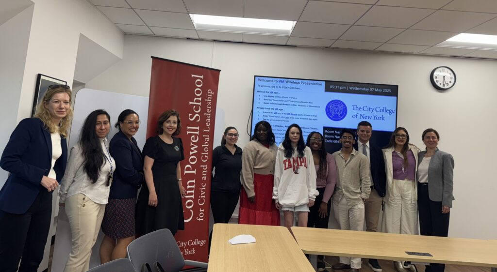 Eisenhower Fellows pose with Powell School students