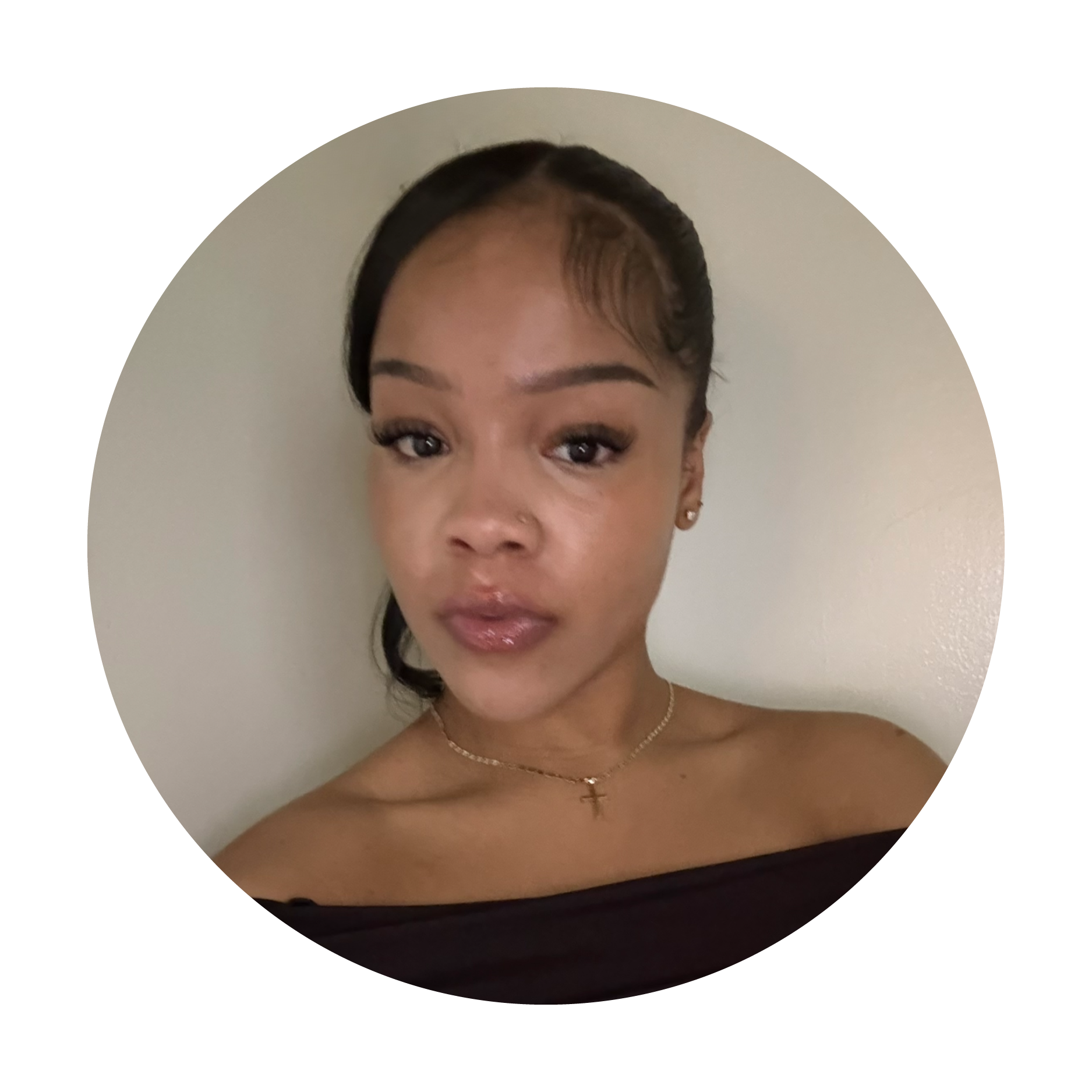 Nayelis Arias Headshot